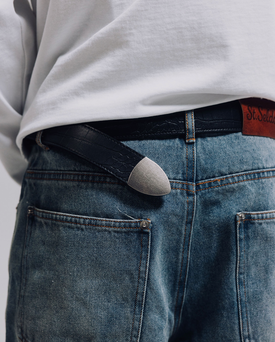 VINTAGE HARDWARE BELT - OBSIDIAN CROC EMBOSSED