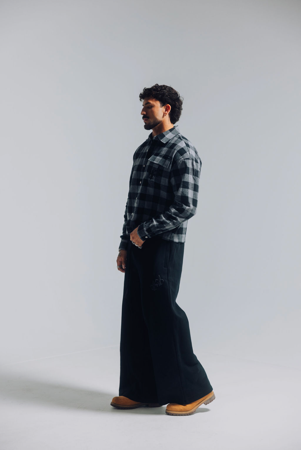 DOUBLE PATCH LOGO SWEATS - SAINT BLACK